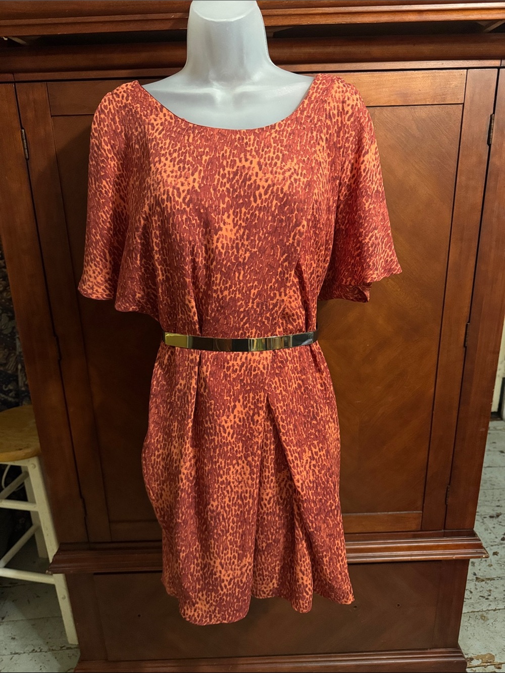 JEssica Simpson Red Orange Printed Short Sleeve Dress  w/ gold belt